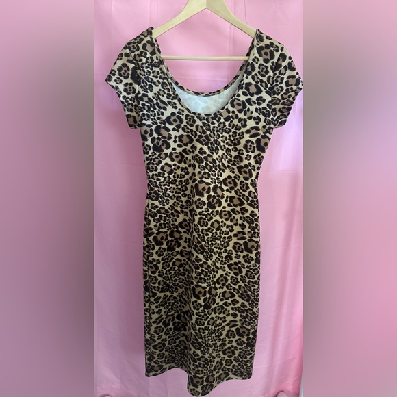 Animal Print Short Sleeve Knee Length Dress - Picture 2 of 3
